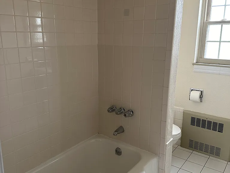454 Bernhardt Dr #6 — Photo 9