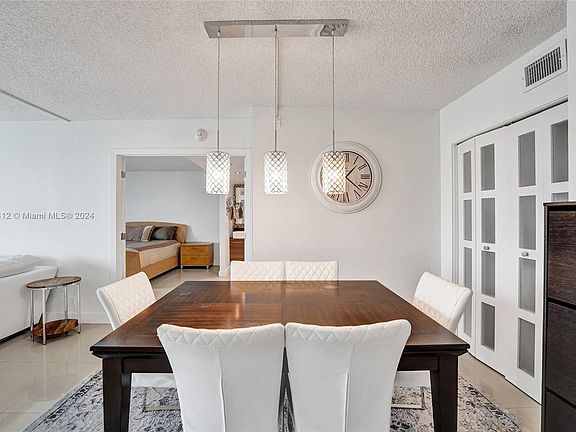 3rd image of 100 Bayview Dr APT 1529