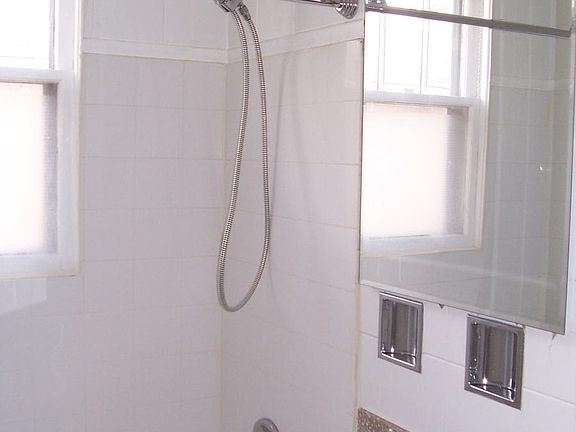 5th image of 11121 S Albany Ave #1