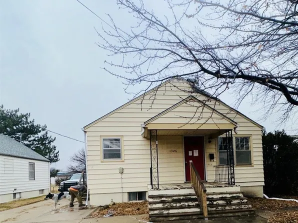 1326 N Lincoln St, Russell, KS 67665