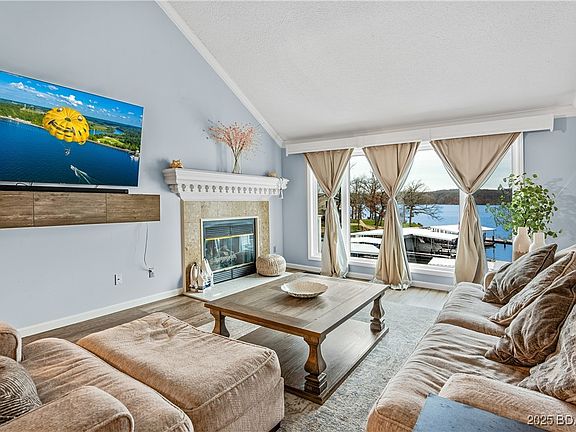 3rd image of 2256 Breezy Acres
