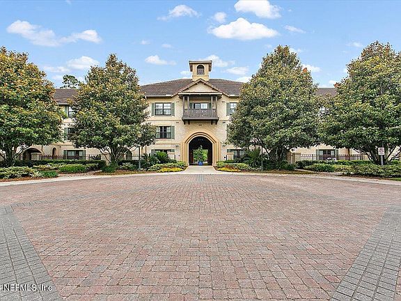 2nd image of 945 REGISTRY Boulevard #108