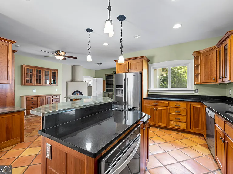 2223 Salem Rd — Photo 42