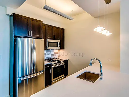 Rented by Bouklis Group | media 6