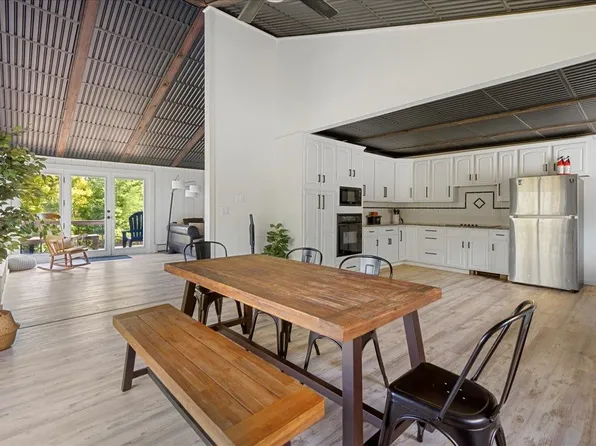 2239 Oak Hill Road, Williston, VT 05495