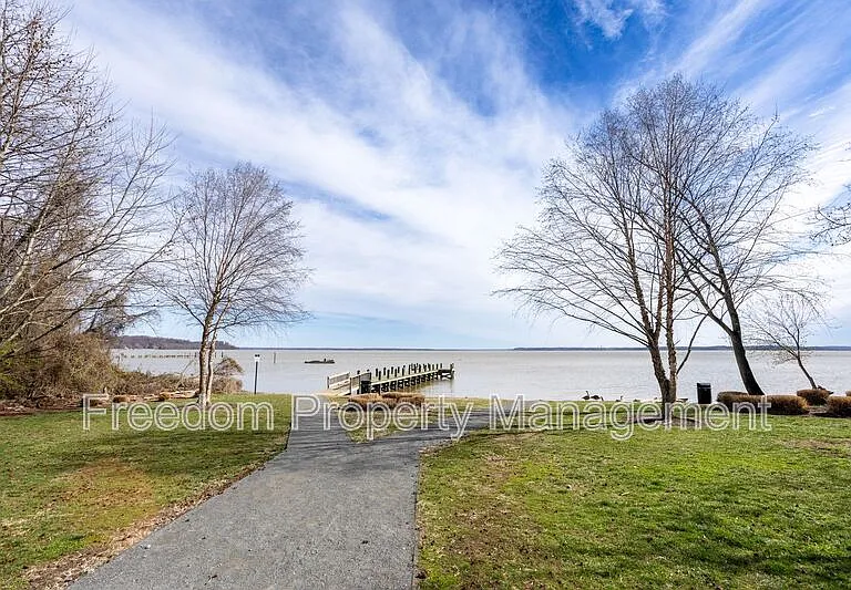 2425 Morgans Point Dr — Photo 92