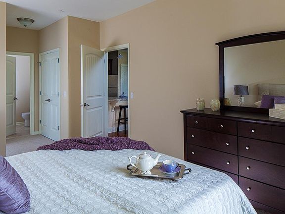 5th image of 94 Burnett Ave APT 301