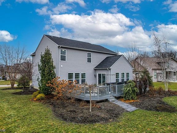 4th image of 1071 Shawnee Ct