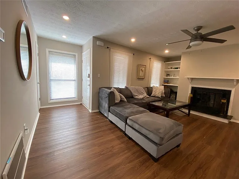 704 Dunbar Dr — Photo 8