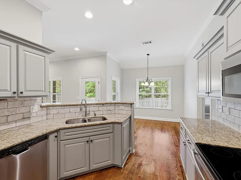 917 Willow Grande Cir — Photo 12