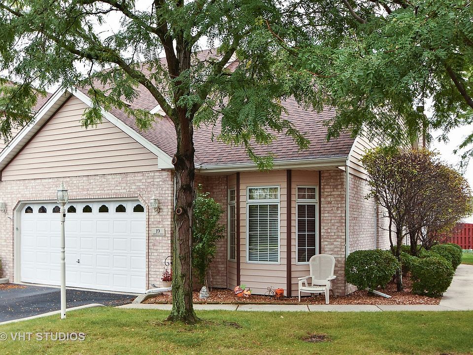 1st image of 19 Moorings Dr