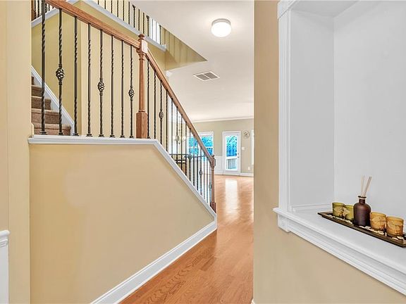 5th image of 3179 Rock Port Cir