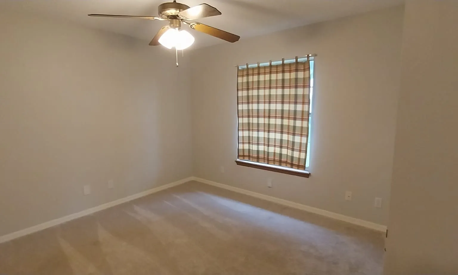 Village Lake Dr N, Deland — Photo 3