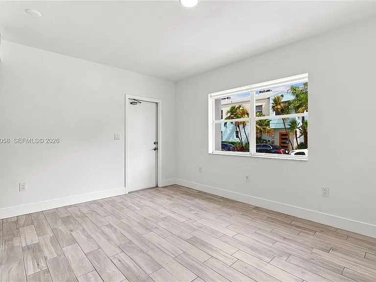 1000 7th St #4 — Photo 30
