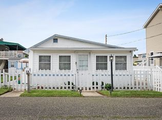 2 Matthews Ave #A, Villas, NJ 08251