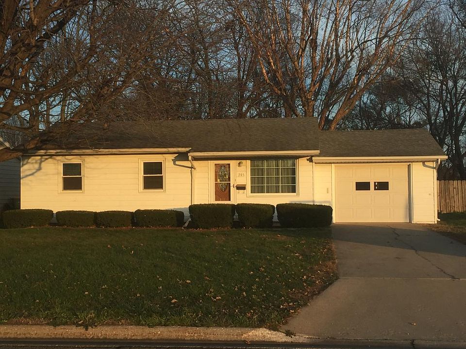 795 Harrison St. Galesburg, IL