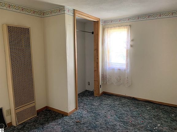 5th image of 406 Donnelly St