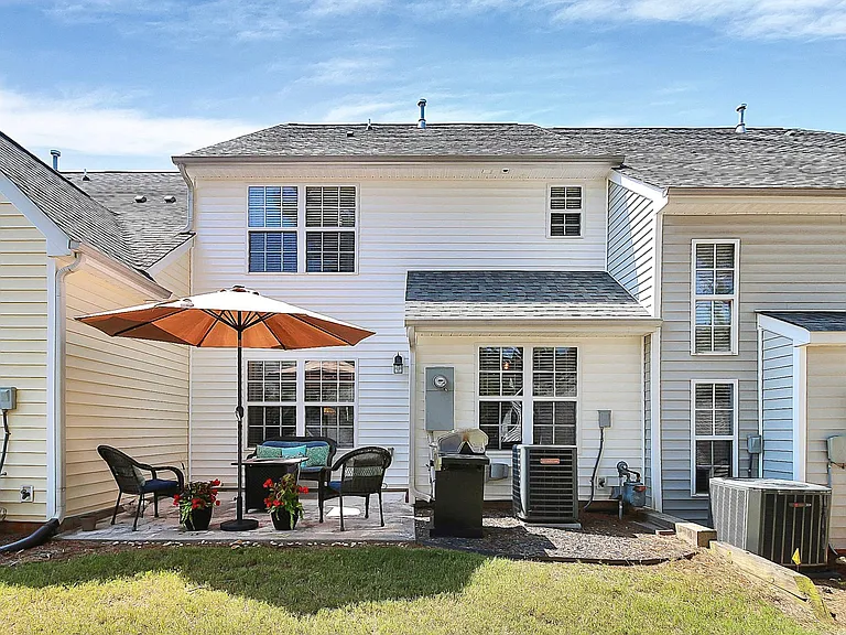 2292 Hanover Ct — Photo 25