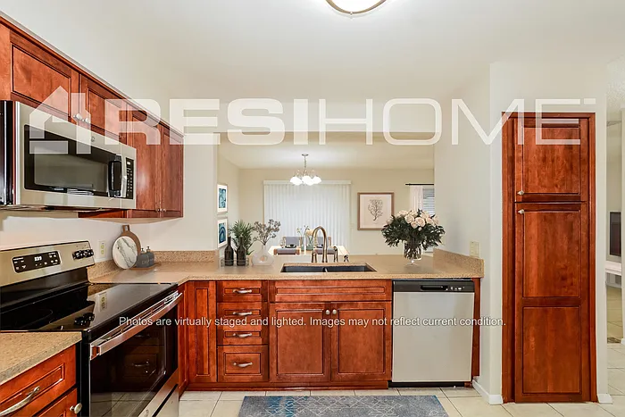 3 bed, 2.0 bath, 1120 sqft, $2,035 — Photo 3