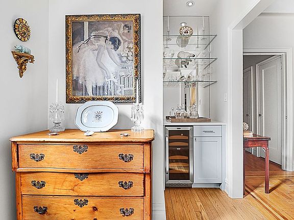 4th image of 230 E 71st St APT 2B
