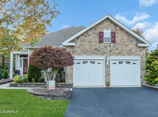19 Windy Reef Ct, Barnegat, NJ 08005