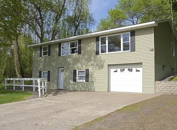 2nd image of 46370 Barbara Ln