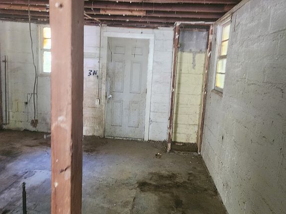 5th image of 340 Poppy Ave