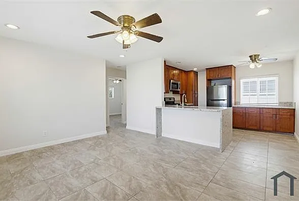 4255 Altadena Ave