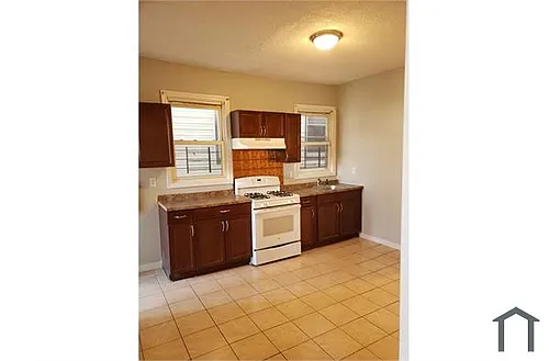 15 Grace St Photo 1