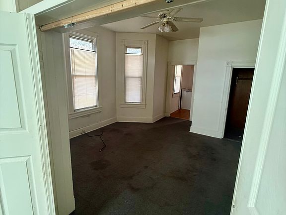 3rd image of 925 Easton St #927-A