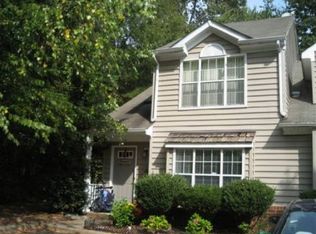 14 Hawthorn Pl, Hampton, VA 23666