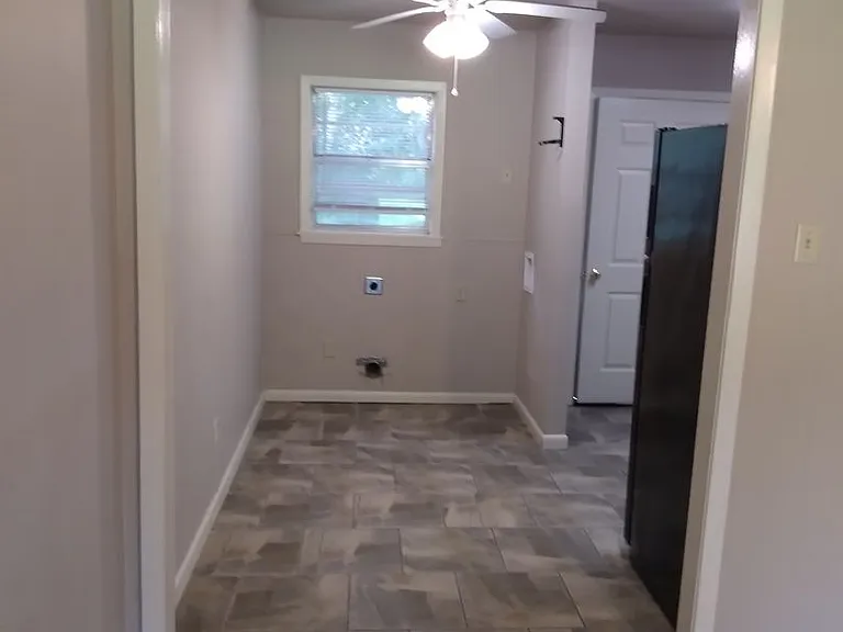 201 Tucker Inn — Photo 24