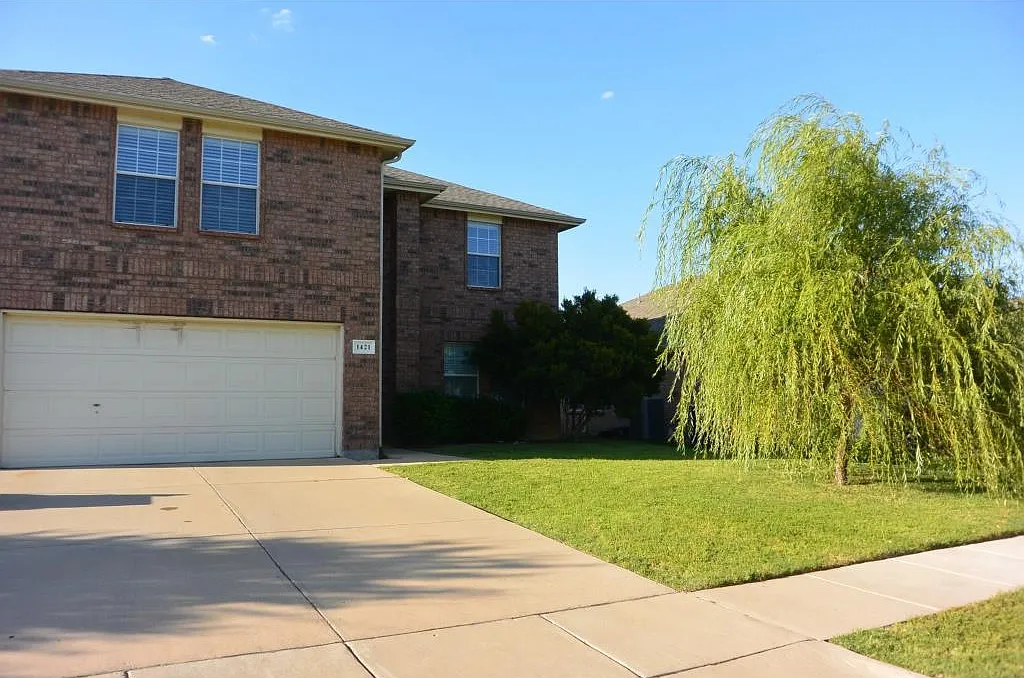 4 bed, 2228 sqft, $1,995 — Photo 1
