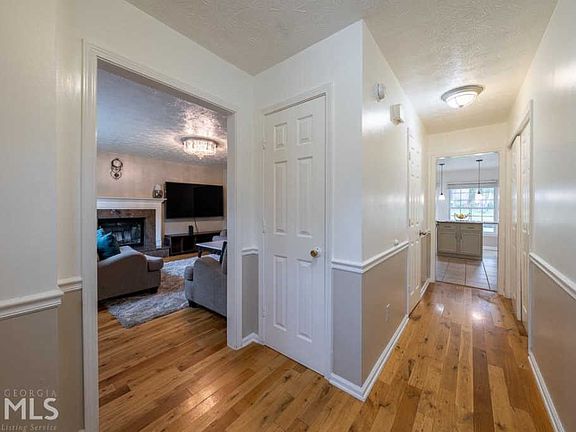 3rd image of 2050 Boone Pl