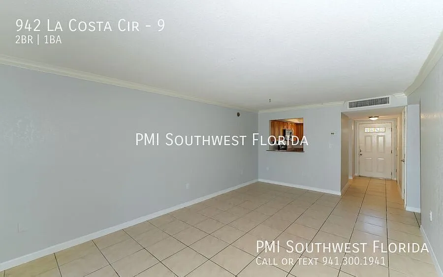 Charming 2/1 Condo in La Costa Prime Sarasota Location, Move-In Ready! — Photo 3