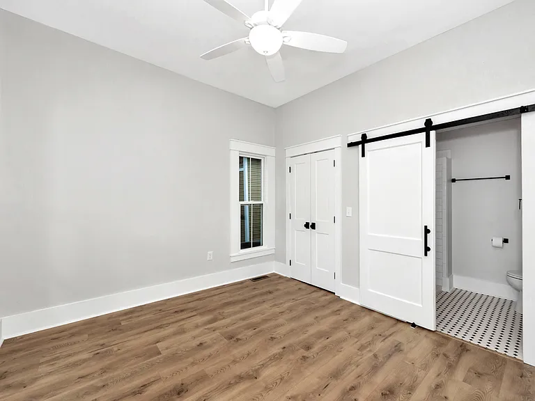 600 McCullough Ave NE — Photo 15