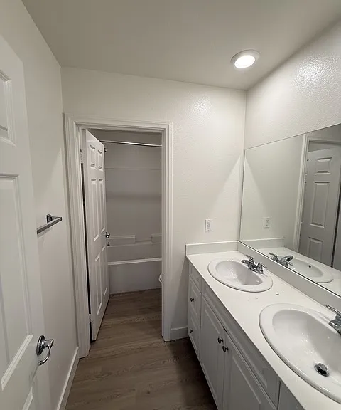 7468 Devon — Photo 17