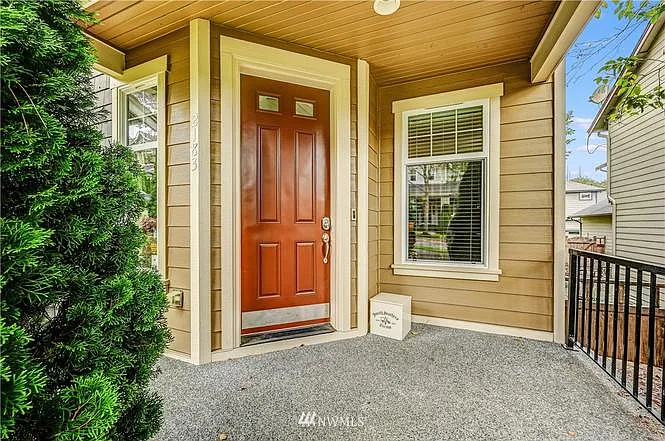 2183 NW Far Country Ln — Photo 3