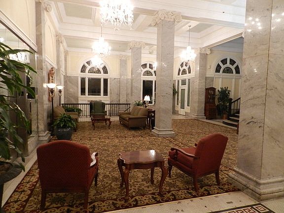 sitting area by elevator