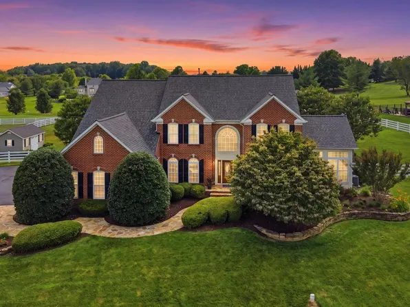 3082 Ballesteras Ct, Mount Airy, MD 21771