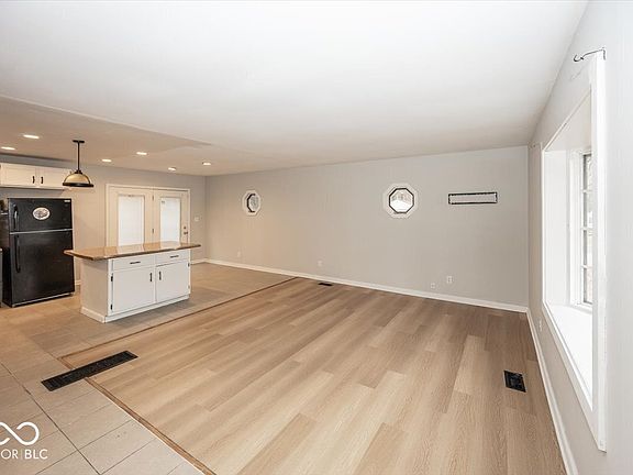 4th image of 2419 N Eaton Ave