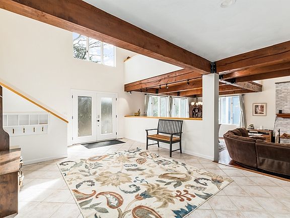 5th image of 5 Comstock Ln