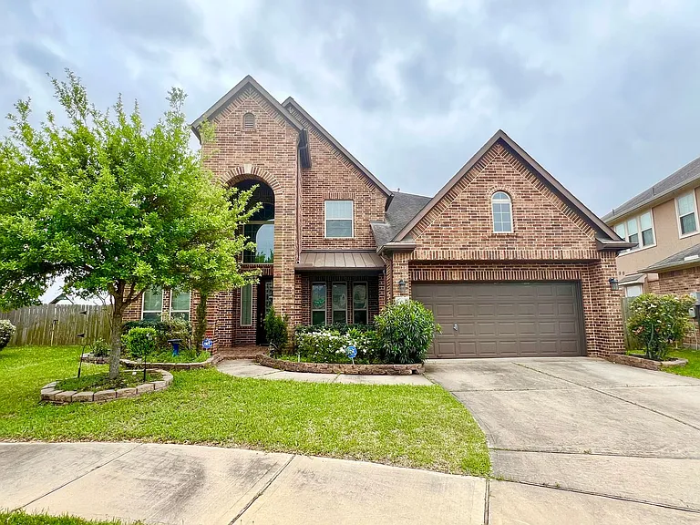 18607 Pelham Grove Ln — Photo 1