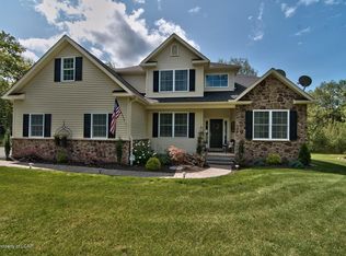 122 Stonefield Dr #L-33, Jefferson Township, PA 18436