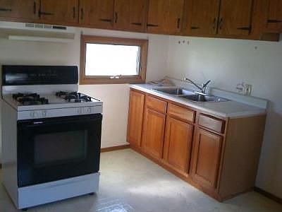 5th image of 295 Geneva Dr