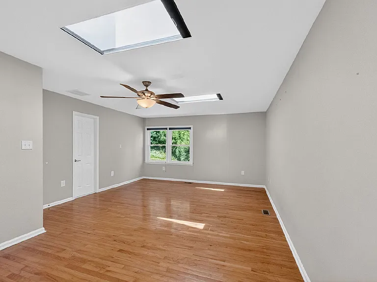 925 Chancellor St SW — Photo 17