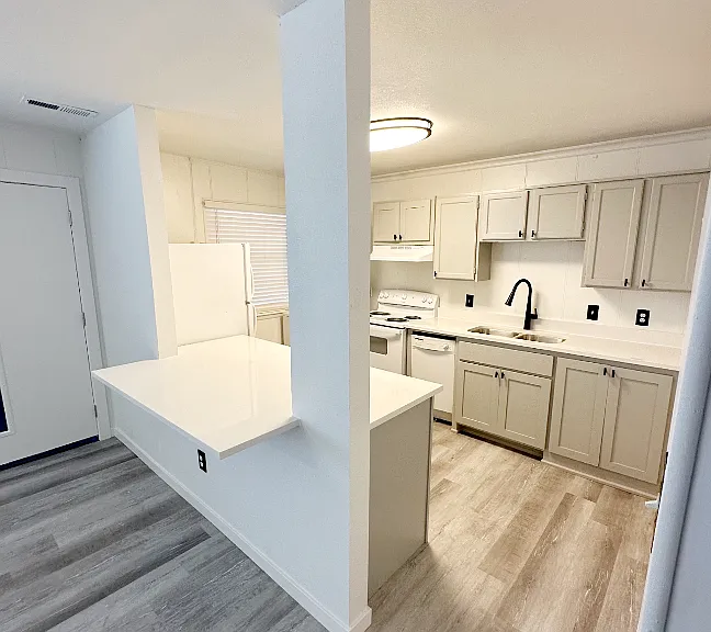 685 N Leverett Ave #1 — Photo 2