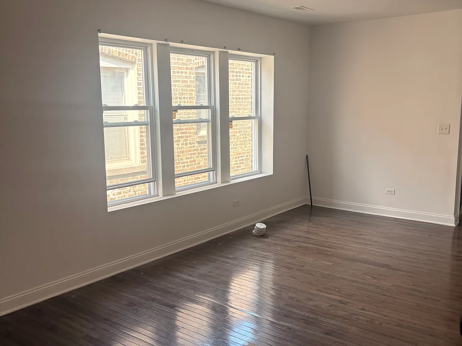 2 bed, 900 sqft, $1,350 — Photo 4