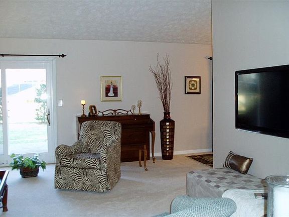 3rd image of 614 Buckner Dr