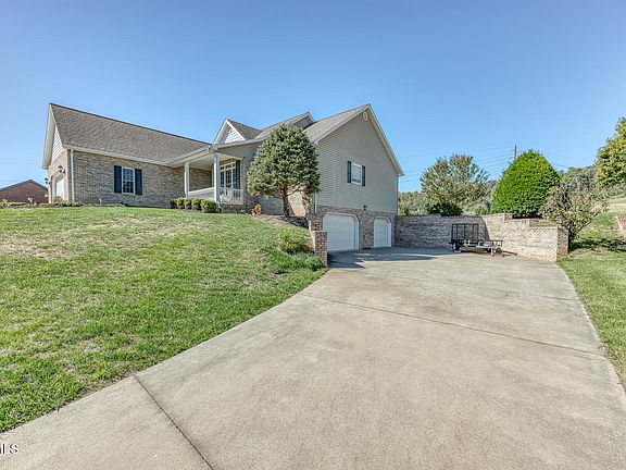 4th image of 601 Hales Chapel Rd